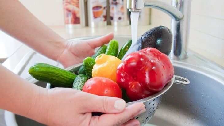 Wash vegetables and fruits as a preventive measure against parasites.